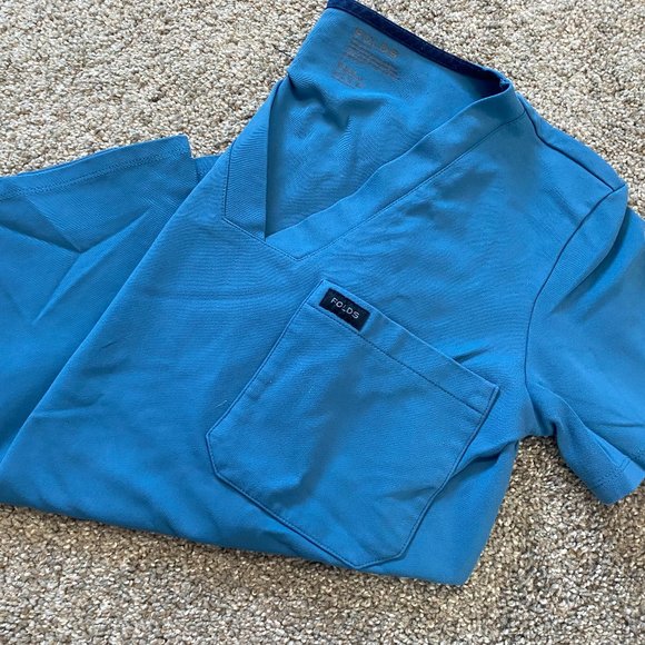 FOLDS scrub set - Picture 2 of 2